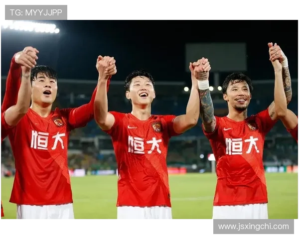 广州恒大足球明星的辉煌历程与未来展望：从草根到顶尖的传奇之路